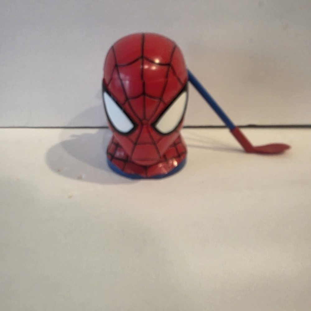 Barnum Bailey Ringling Brothers Marvel Spiderman Plastic Flip Top Cup & Straw